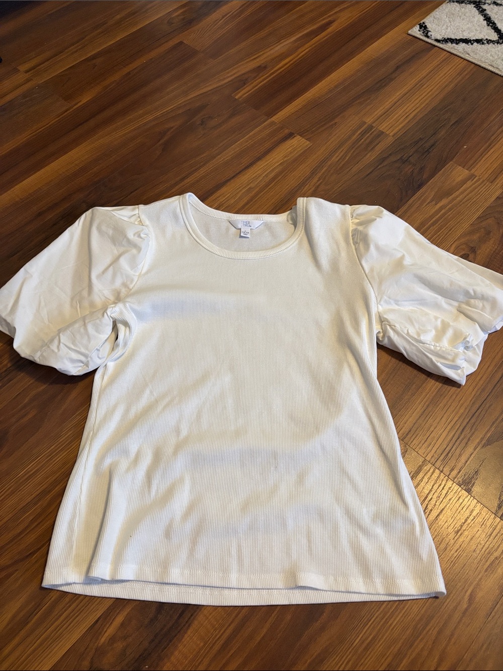 Time and Tru White Ribbed Crewneck Top